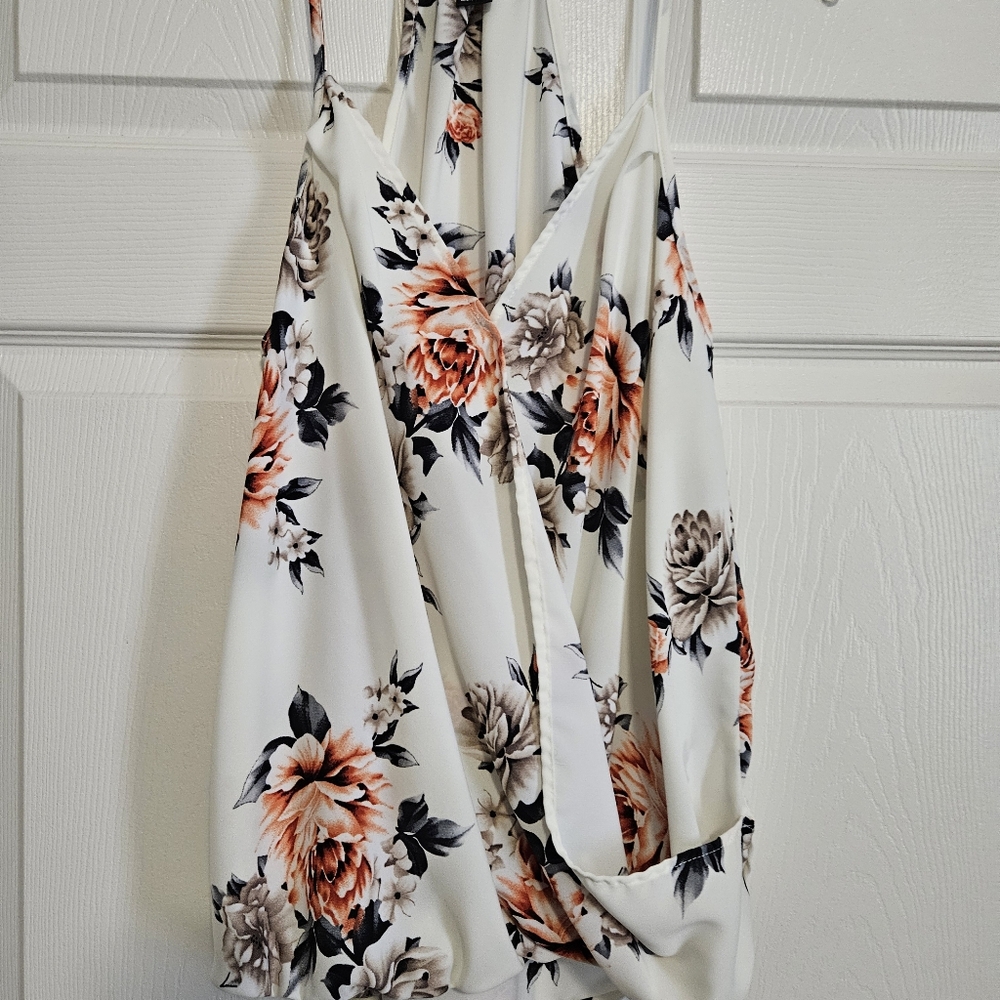 Women's Floral Blouse Size Large.